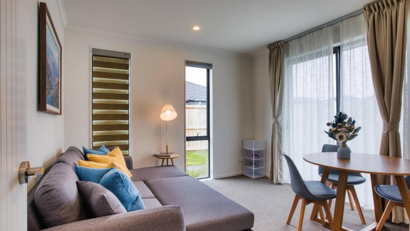 Cozy Retreat On Serene Street Hamilton Exterior photo