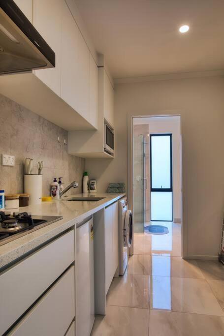 Cozy Retreat On Serene Street Hamilton Exterior photo