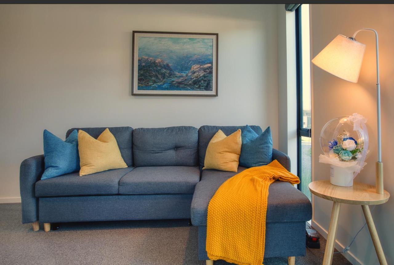 Cozy Retreat On Serene Street Hamilton Exterior photo